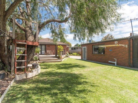 Family Foreshore Favourite - Holiday Jervis Bay 4