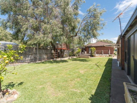 Family Foreshore Favourite - Holiday Jervis Bay 1