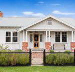 Inis Mor NEW LISTING in the heart of Apollo Bay - Holiday Jervis Bay