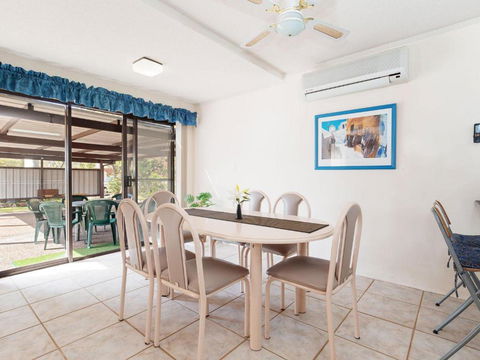 Casa Mia 1 / 8 Catalina Close Between Little Beach & Shoal Bay Beach - Holiday Jervis Bay 2
