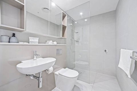 HomeHotel Ultra Luxury 2 Bedroom Next To Mall & Train - Holiday Jervis Bay 5