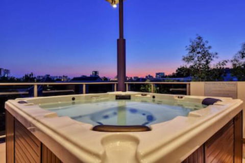 Darwin City Lights Jacuzzi - Holiday Jervis Bay 0