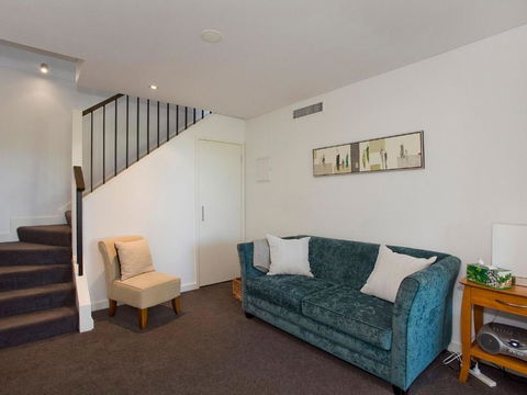 LORNE CHALET APARTMENT 10 Ask About Midweek Deals - Holiday Jervis Bay 4