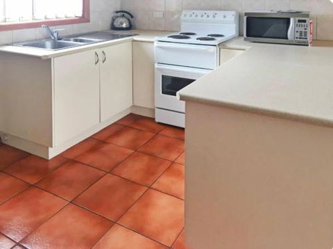 RYE Rock N Roll & Roadsters Are Coming To Town - Holiday Jervis Bay 3