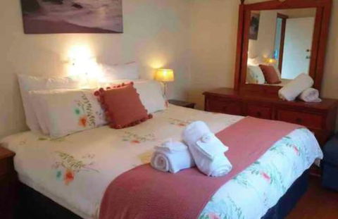 RYE Rock N Roll & Roadsters Are Coming To Town - Holiday Jervis Bay 4