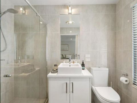 LOUTTIT BAY APARTMENT 2 Main Street With Wifi & Views - Holiday Jervis Bay 2
