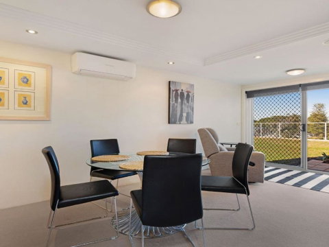 Garden Apartment At Forster Tower - Holiday Jervis Bay 1
