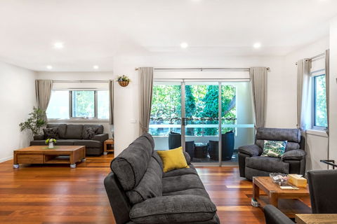 Woody Lifestyle One Bedroom Apartment - Holiday Jervis Bay 1