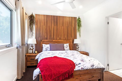 Woody Lifestyle One Bedroom Apartment - Holiday Jervis Bay 6