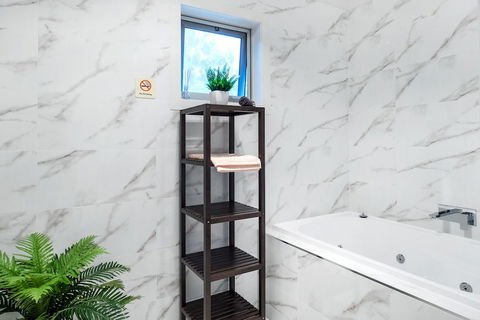 Woody Lifestyle One Bedroom Apartment - Holiday Jervis Bay 4