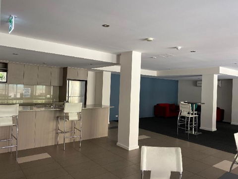 ARENA RESORT STYLE EXEC FREE NETFLIX WIFI WINE - Holiday Jervis Bay 3