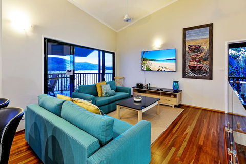 Casuarina Cove 16 Ocean View Deluxe Refurbished 3 Bedroom House Near Marina With Golf Buggy - Holiday Jervis Bay 6