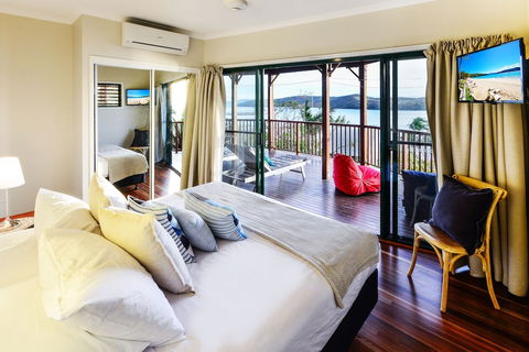 Casuarina Cove 16 Ocean View Deluxe Refurbished 3 Bedroom House Near Marina With Golf Buggy - Holiday Jervis Bay 4