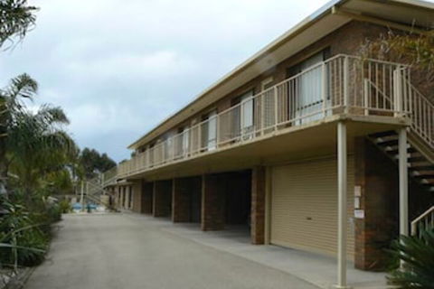 Allambi Holiday Apartments - Holiday Jervis Bay 3