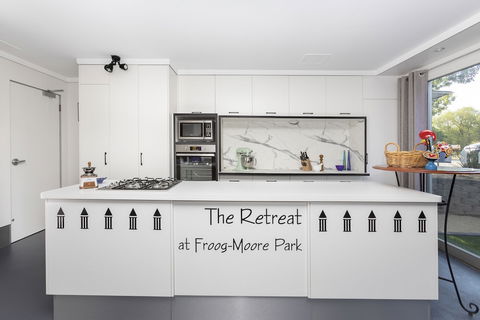 The Retreat At Froog-Moore Park - Holiday Jervis Bay 6