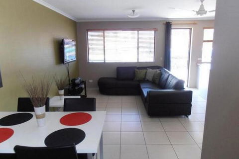 Beachside Court Holiday Apartments - Holiday Jervis Bay 5