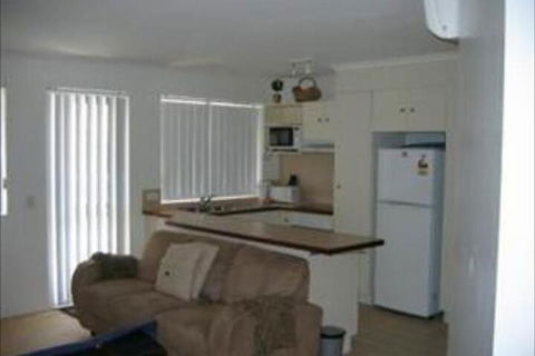 Beachside Court Holiday Apartments - Holiday Jervis Bay 2