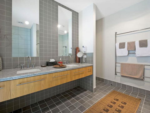 Louvres - Holiday Jervis Bay 1