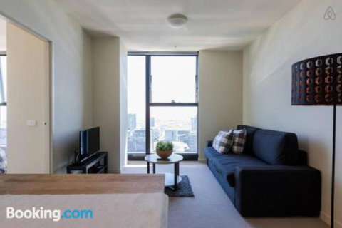 A Cozy CBD Suite With Spectacular City Views - Holiday Jervis Bay 1