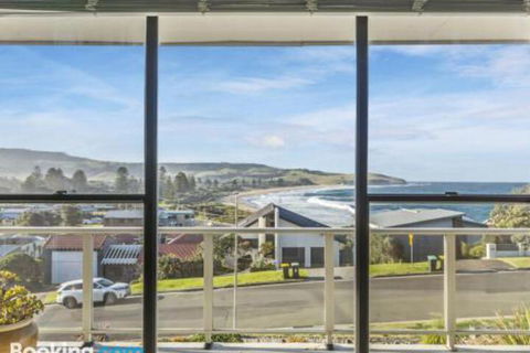 QUARTERDECK Gerringong 4pm Check Out Sundays - Holiday Jervis Bay 1