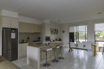 Stylish 3 Bedroom Condo - Holiday Jervis Bay 3