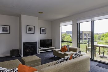 Stylish 3 Bedroom Condo - Holiday Jervis Bay 1