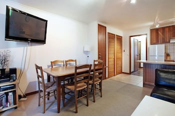 Lawlers 20 - Holiday Jervis Bay 1
