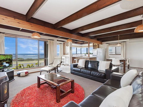 Swimmers Rest - Uninterrupted Panoramic Ocean Views - 1 Bedroom - Holiday Jervis Bay 1