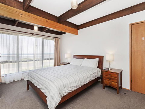 Swimmers Rest - Uninterrupted Panoramic Ocean Views - 1 Bedroom - Holiday Jervis Bay 5