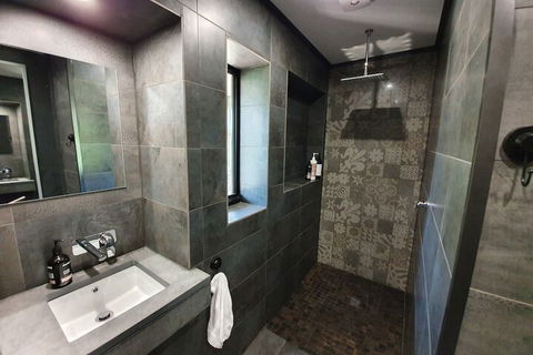 Under The Vines - Holiday Jervis Bay 4