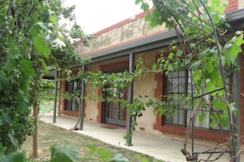 Under The Vines - Holiday Jervis Bay 0