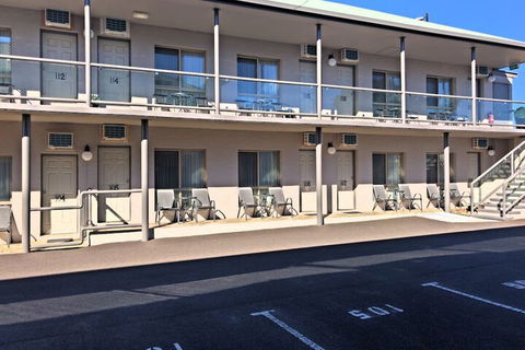 New England Motor Inn - Holiday Jervis Bay 3