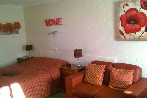 Colonial Inn Tamworth - Holiday Jervis Bay 4