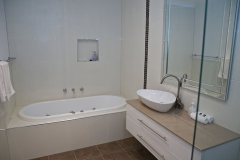 Yarra Glen Racecourse Apartments - Holiday Jervis Bay 4