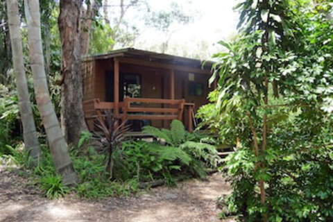 Samurai Beach Bungalows Port Stephens YHA - Holiday Jervis Bay 0