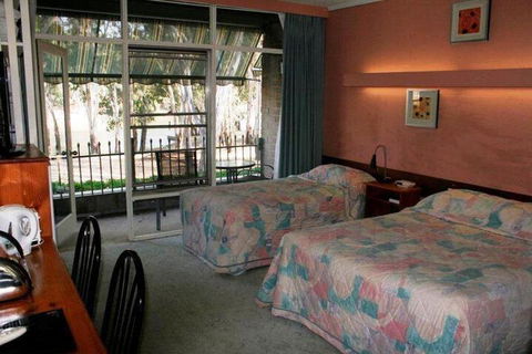 Riverview Motel Deniliquin - Holiday Jervis Bay 4