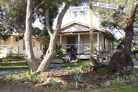 Cape Jervis Holiday Units - Holiday Jervis Bay 6