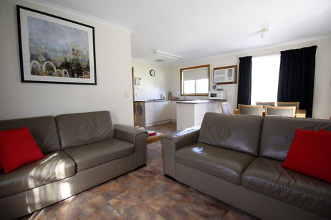 Cape Jervis Holiday Units - Holiday Jervis Bay 2