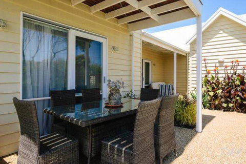 Seaside Spa Retreat - Holiday Jervis Bay 3