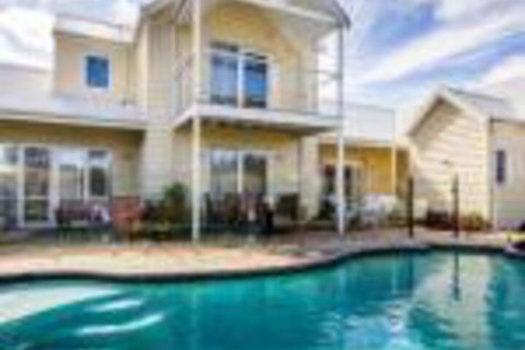 Seaside Spa Retreat - Holiday Jervis Bay 0