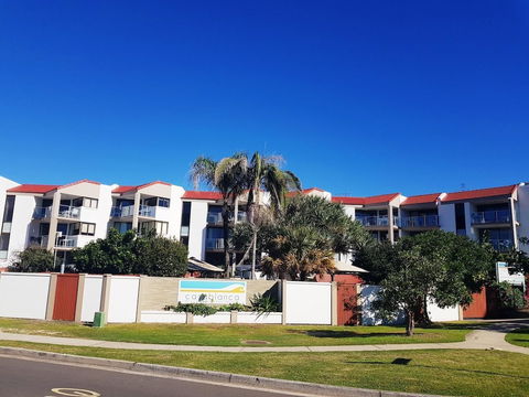 Casablanca Beachfront Holiday Apartments - Holiday Jervis Bay 1