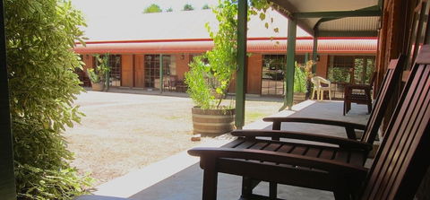 Harrietville Snowline Hotel - Holiday Jervis Bay 3