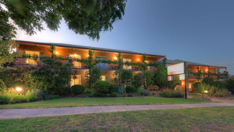 The Vines Motel And Cottages - Holiday Jervis Bay 1