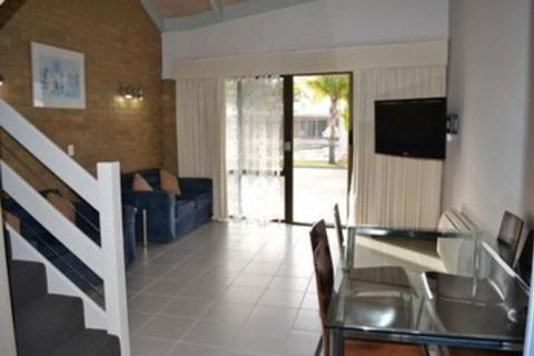 Lake Edge Resort - Holiday Jervis Bay 7