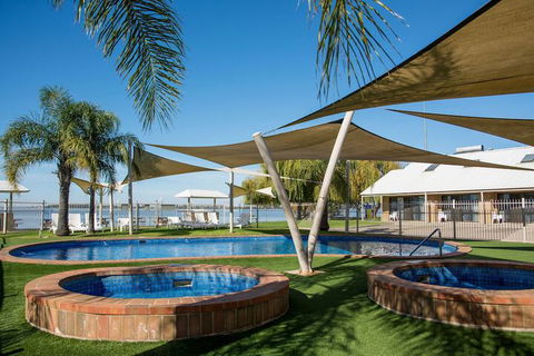 Lake Edge Resort - Holiday Jervis Bay 2