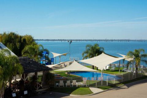 Lake Edge Resort - Holiday Jervis Bay 0