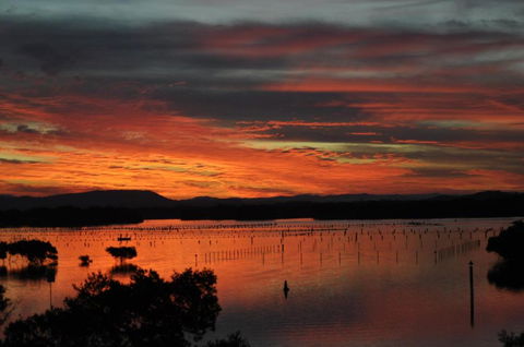 CHILL OUT LAKESIDE At FORSTER - Holiday Jervis Bay 6