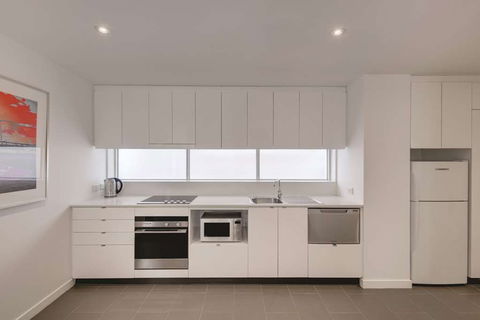 Travelodge Melbourne Docklands - Holiday Jervis Bay 7