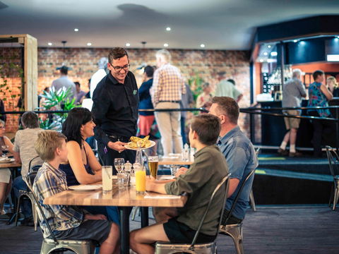 Mercure Kakadu Crocodile Hotel - Holiday Jervis Bay 8