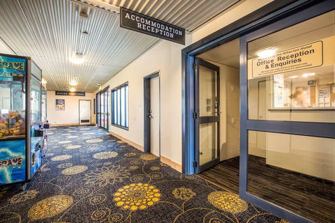 Atherton Hotel - Holiday Jervis Bay 1